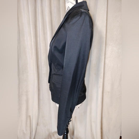 EUC! bebe Classic Black Satin Women's Blazer. Size 6 - Picture 4 of 8